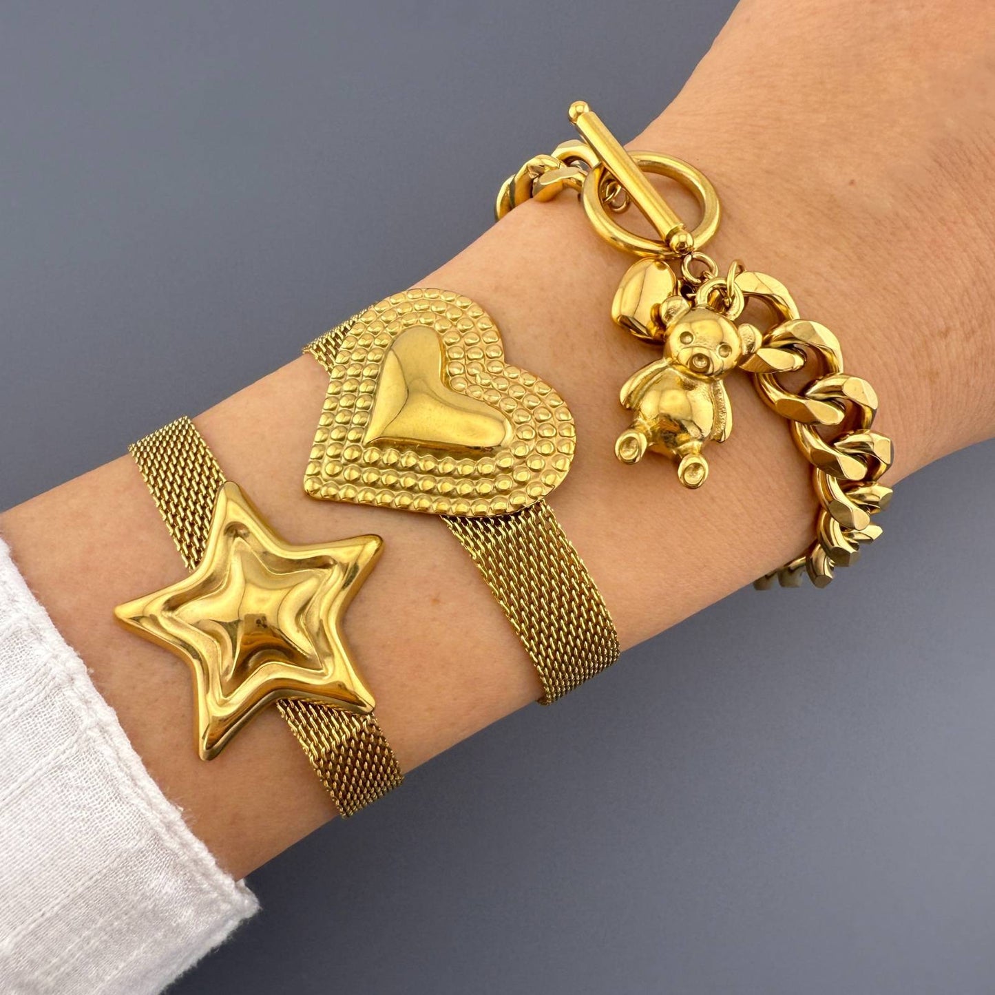 Amora Heart Gold Bracelet – 18K Gold-Plated