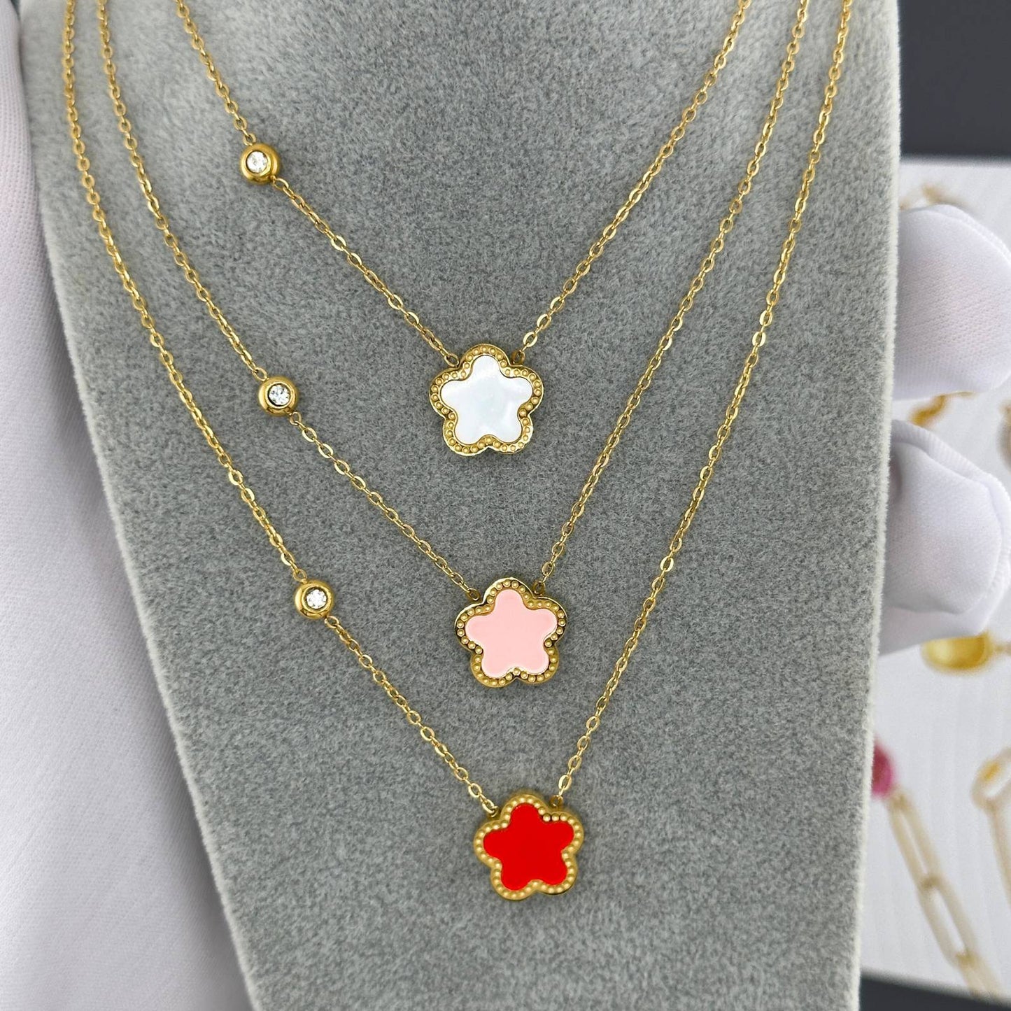 Simone Red Clover Gold Necklace – 18K Gold-Plated
