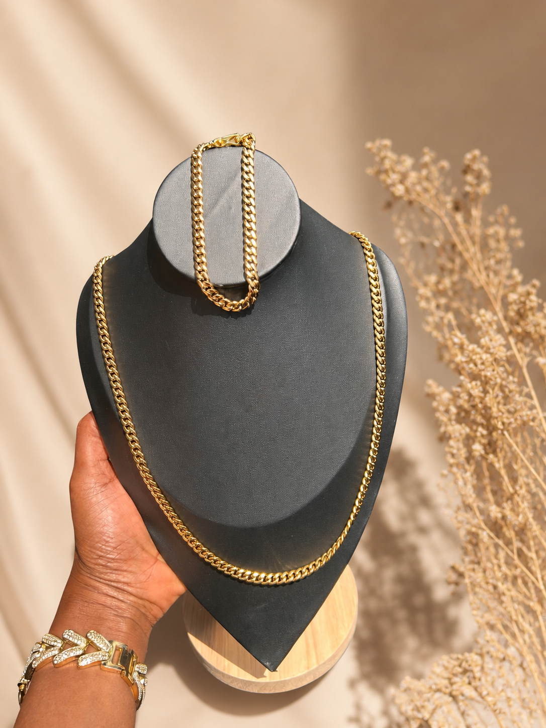 Kingston Gold Cuban Link Necklace – 18K Gold-Plated  Tarnish-Free | Hypoallergenic | Everyday Luxury | Gift-Ready Packaging