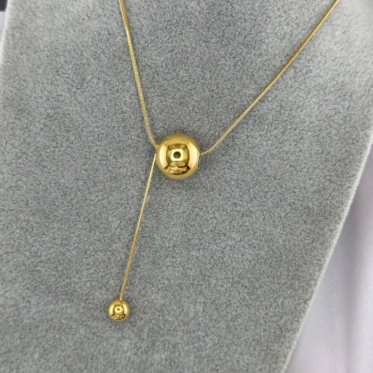 Solenne Sphere Drop Lariat Necklace – 18K Gold-Plated